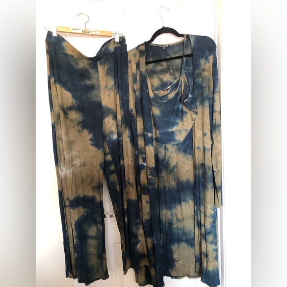 3 Piece Pants Set - Picture 3 of 3